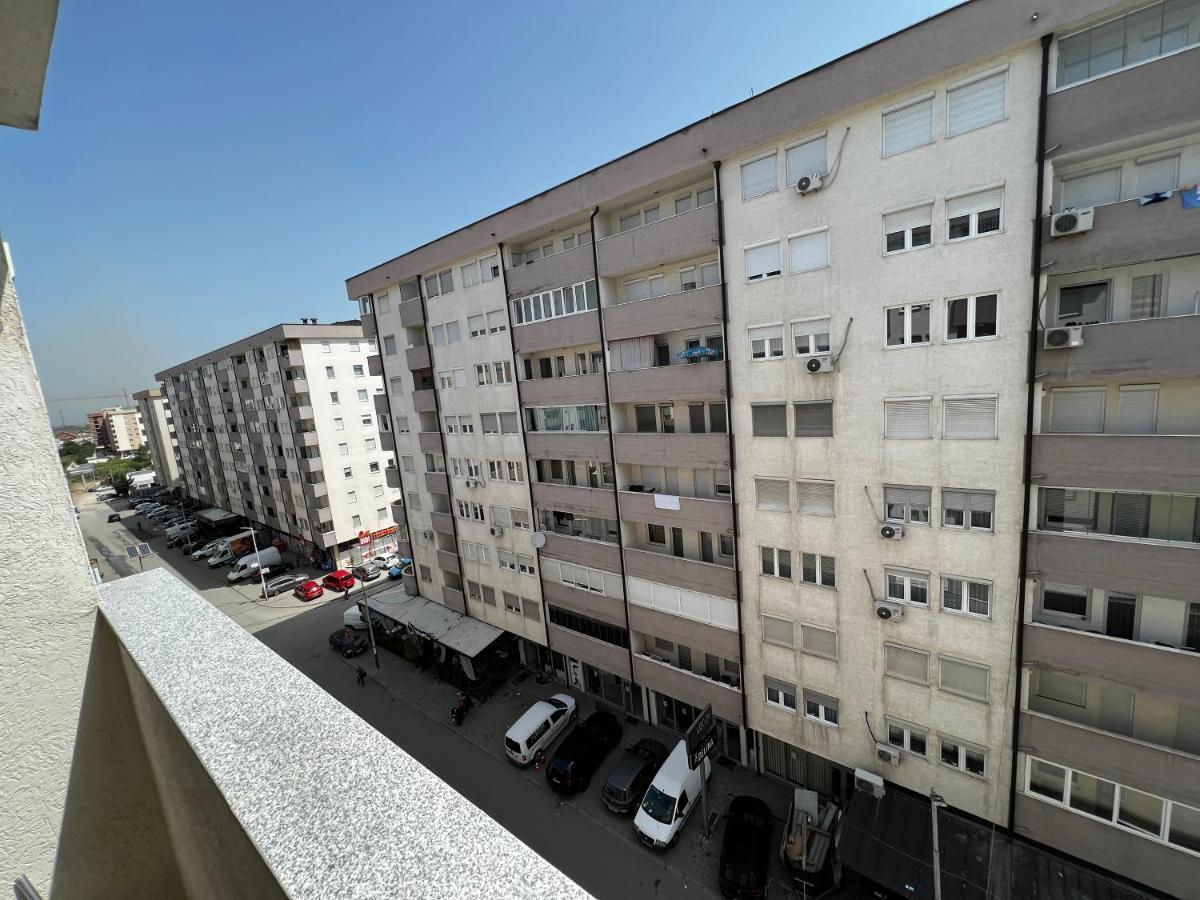 Elegant Apartment In City Centre Pristina Exterior foto