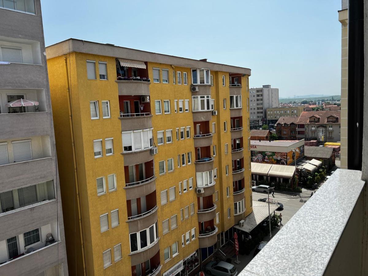 Elegant Apartment In City Centre Pristina Exterior foto